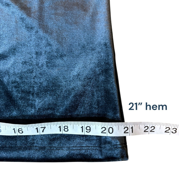 Gentle Fawn Velvet Scoop Neck Teal Blouse with Puff Sleeves, XL-1X - Picture 6 of 13